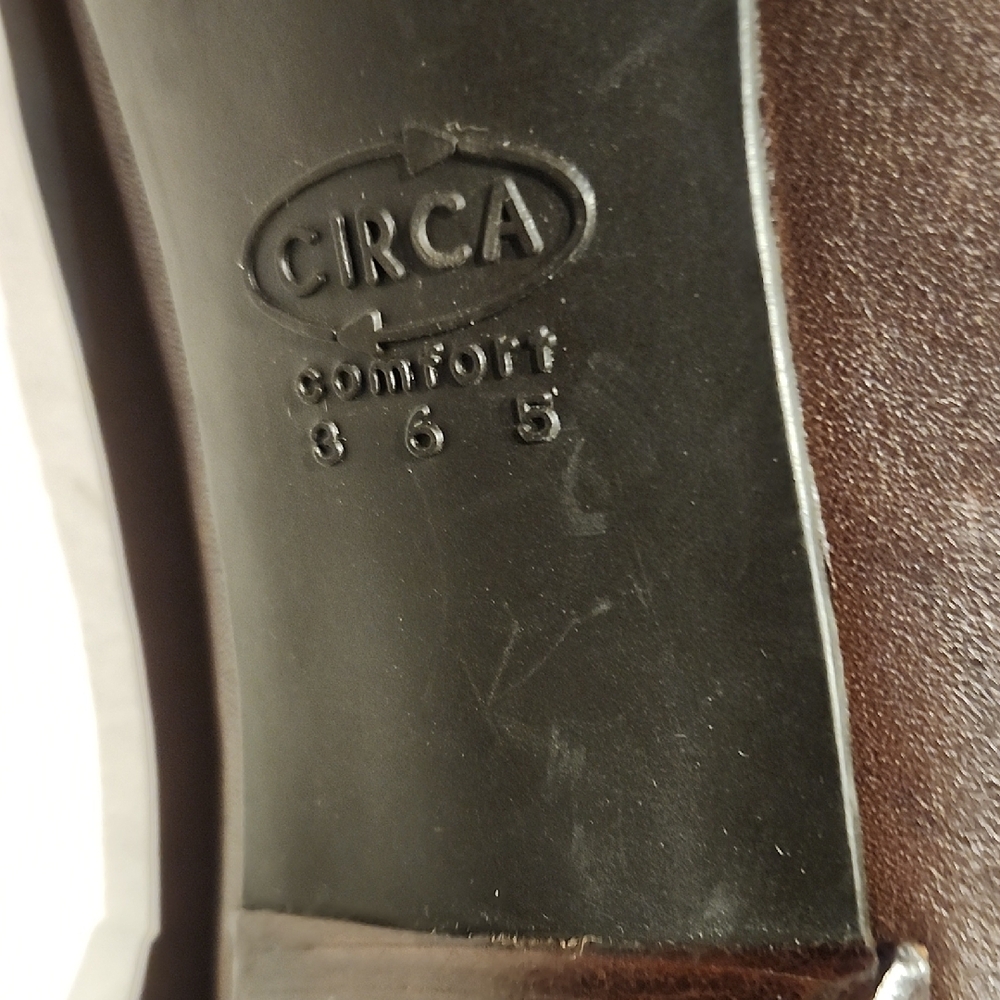 Joan & David Dark Brown Leather Flats - Picture 11 of 11